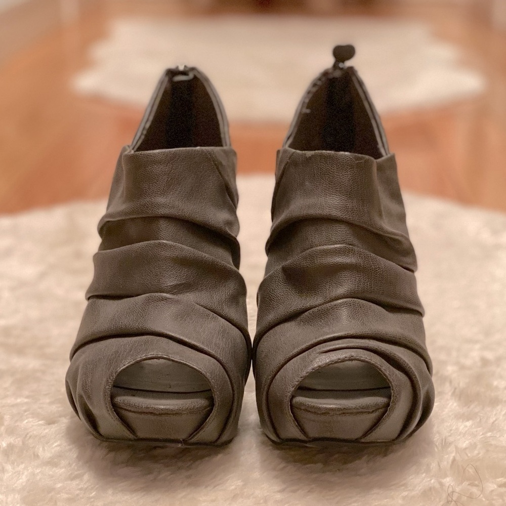 Vera Wang Platform Heels